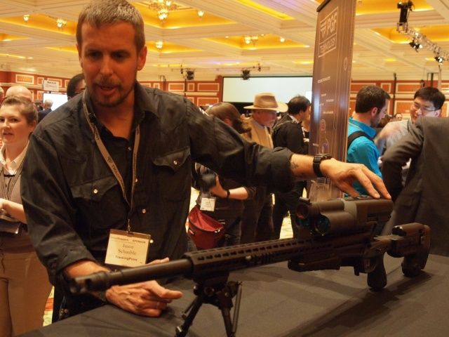 Демонстрация ружья на CES 2013