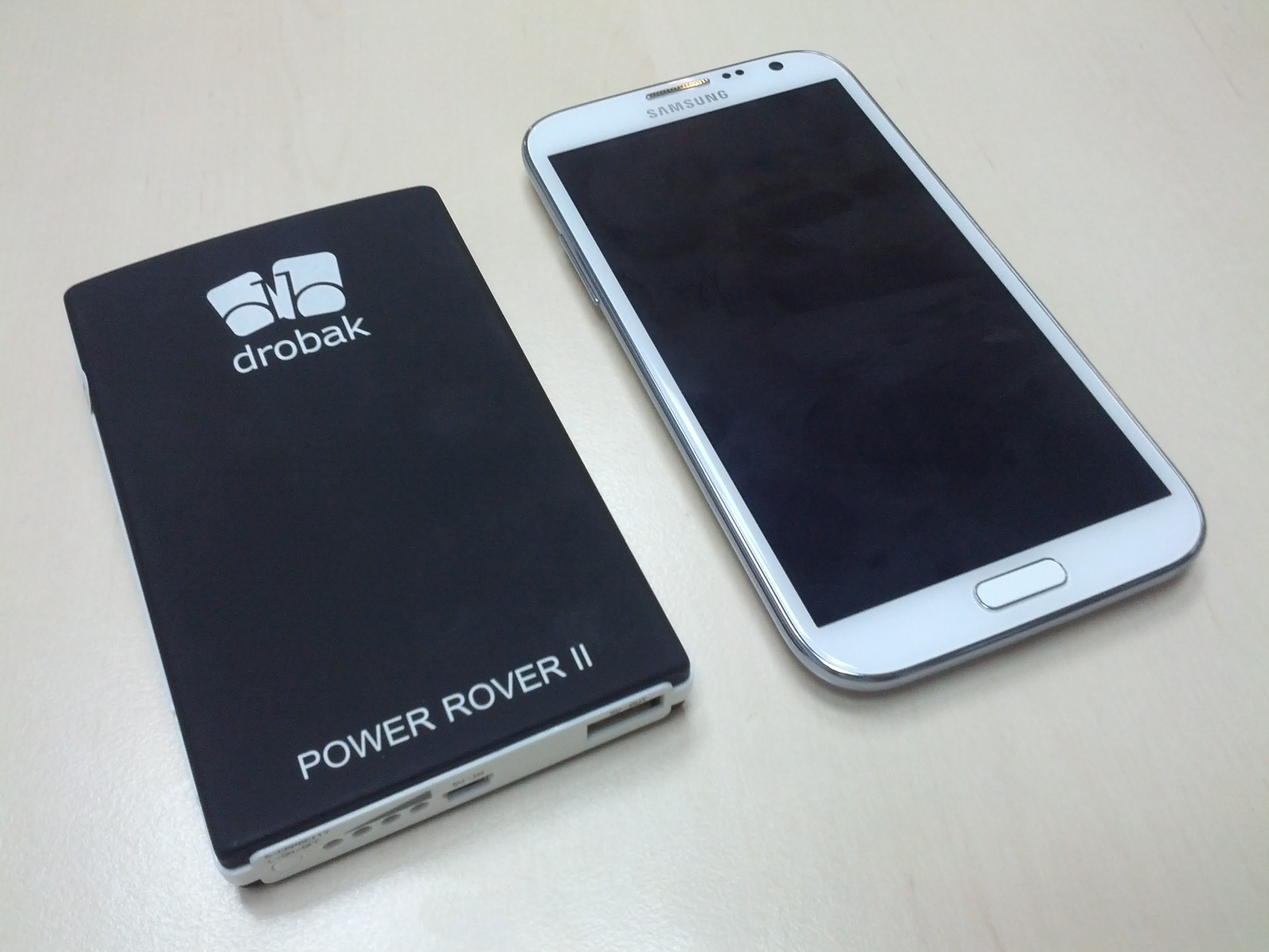 Drobak Power Rover II в сравнении с Galaxy Note II