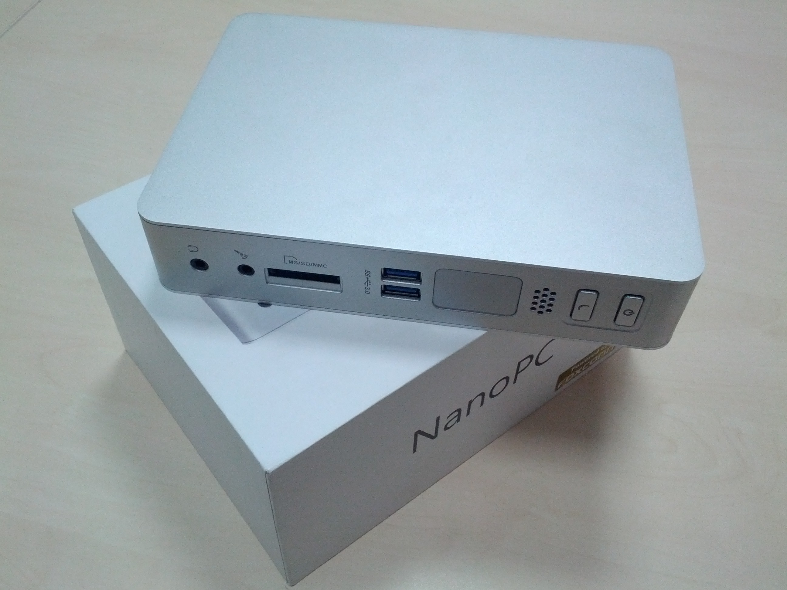 Foxconn nanoPC - с корлькой