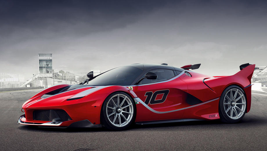 Помимо необычной силовой установки, Ferrari FXX K имеет заниженный клиренс