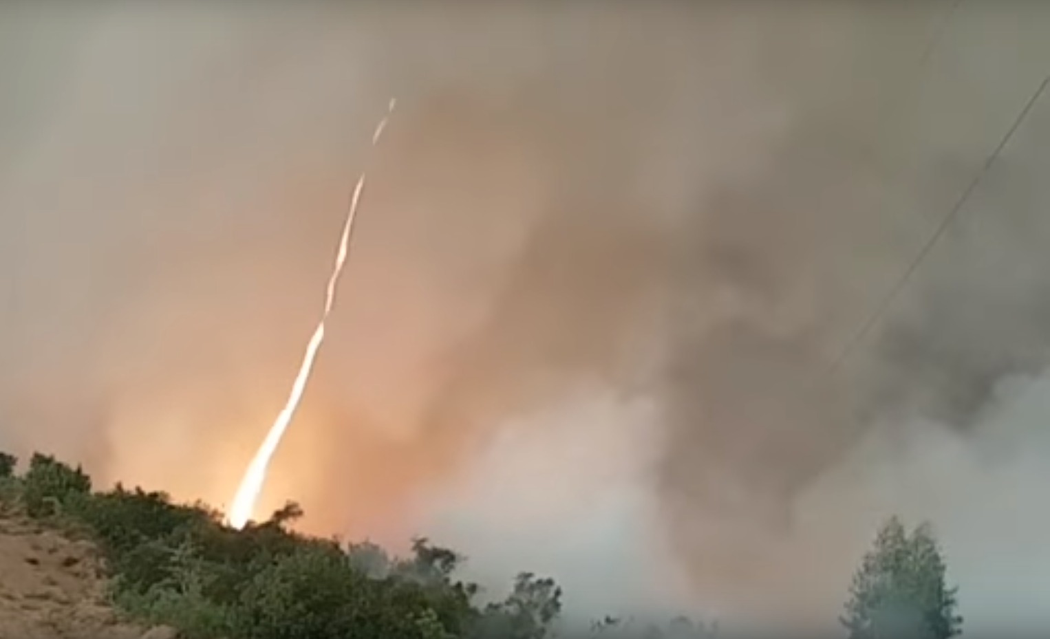 Pozharnye Portugalii Zasnyali Ognennyj Smerch Tehno Bigmir Net