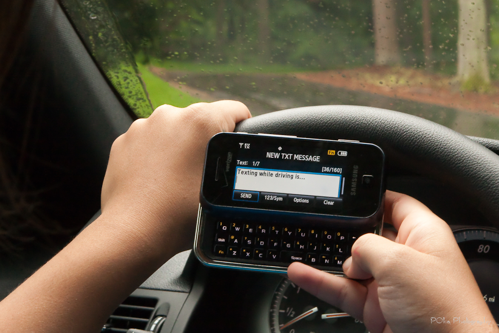 Banning Cell Phone Usage While Driving Essay