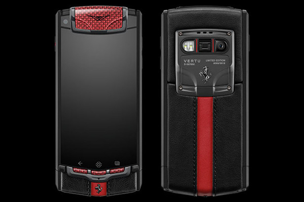 Последний совместный продукт Vertu и Ferrari - смартфон Vertu Ti Ferrari стоимостью 12,5 тысяч евро