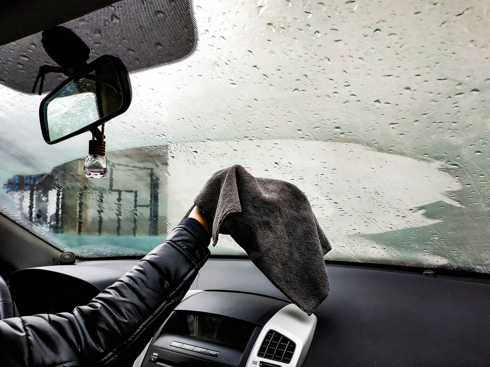  потеют окна в авто: Причины и как убрать конденсат - Ремонт авто .