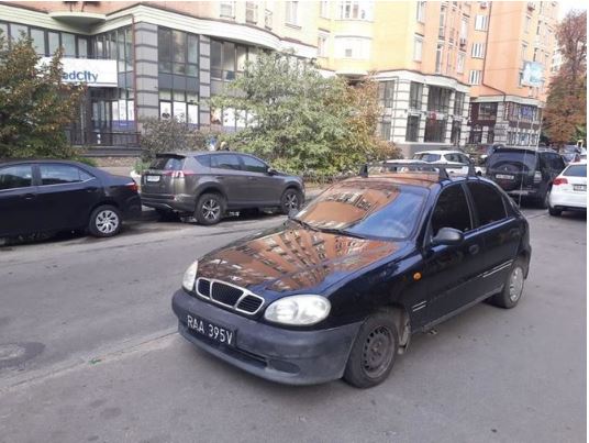 Авто засняли в центре Киева