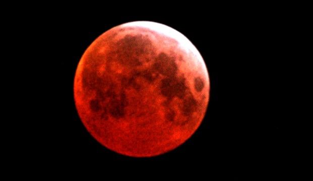 Луна окрасится в красный цвет
