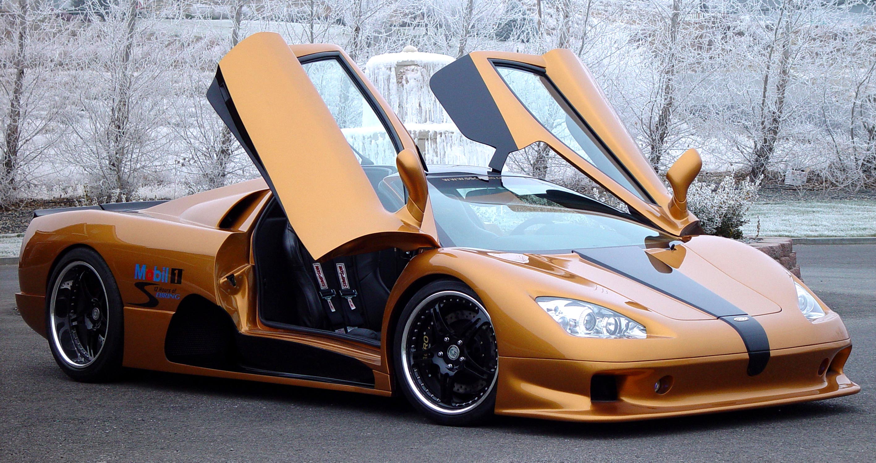 Первый серийный SSC Ultimate Aero TT 2007 года был продан на eBay за $431.100