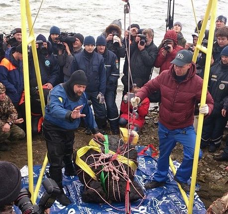 Челябинский метеорит достали со дна озера