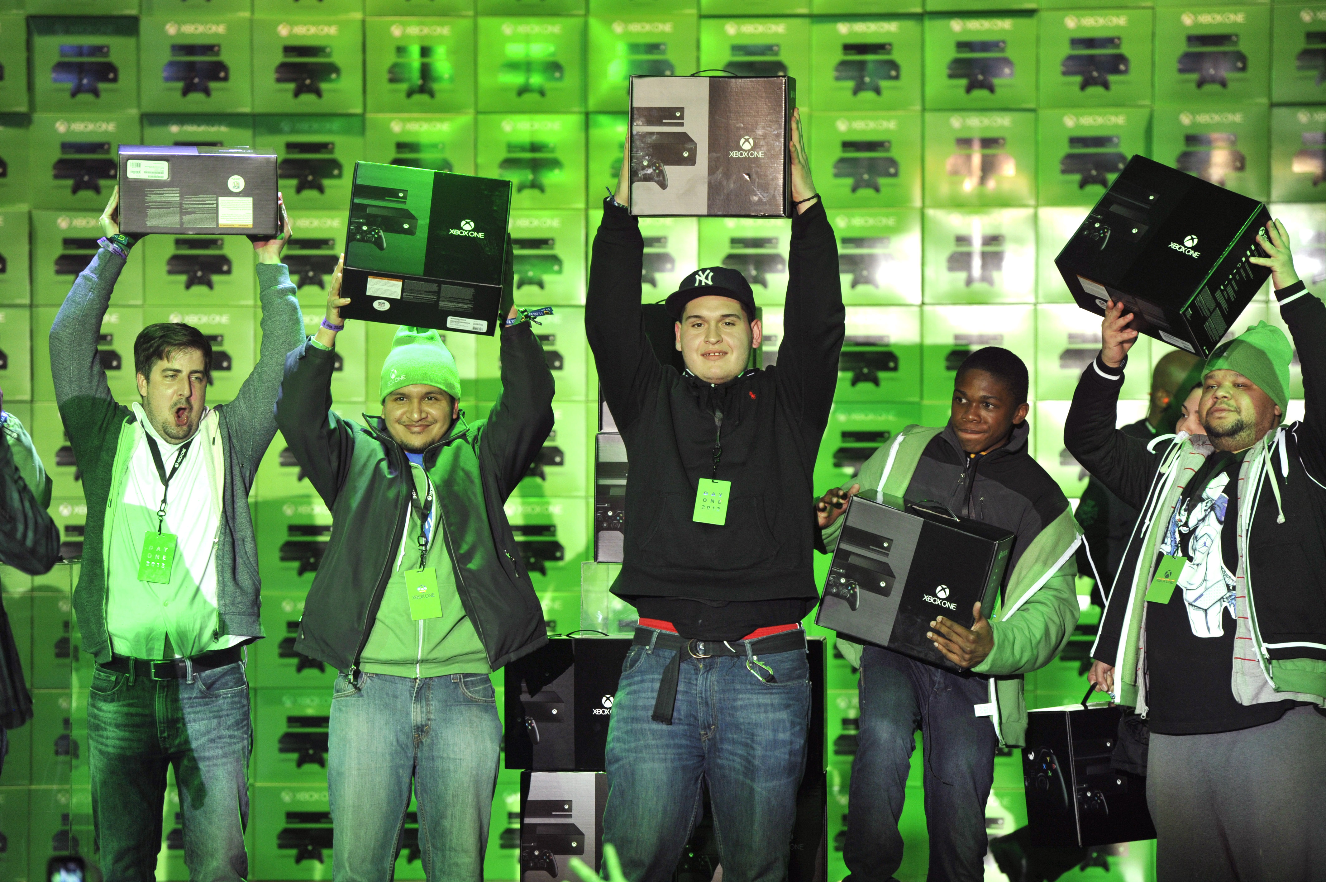 Первые обладатели Xbox One