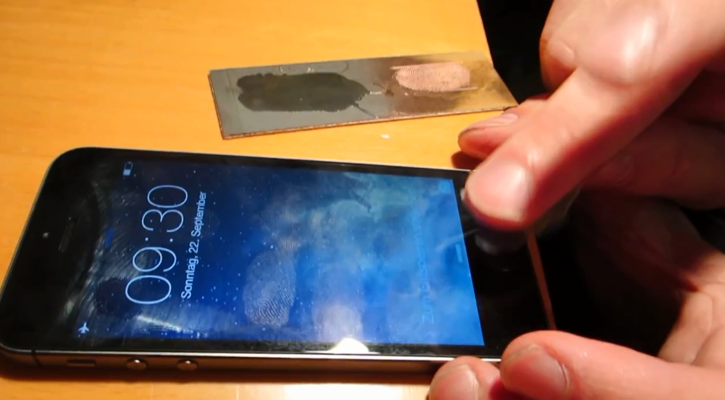 Хакеры обошли iPhone 5S