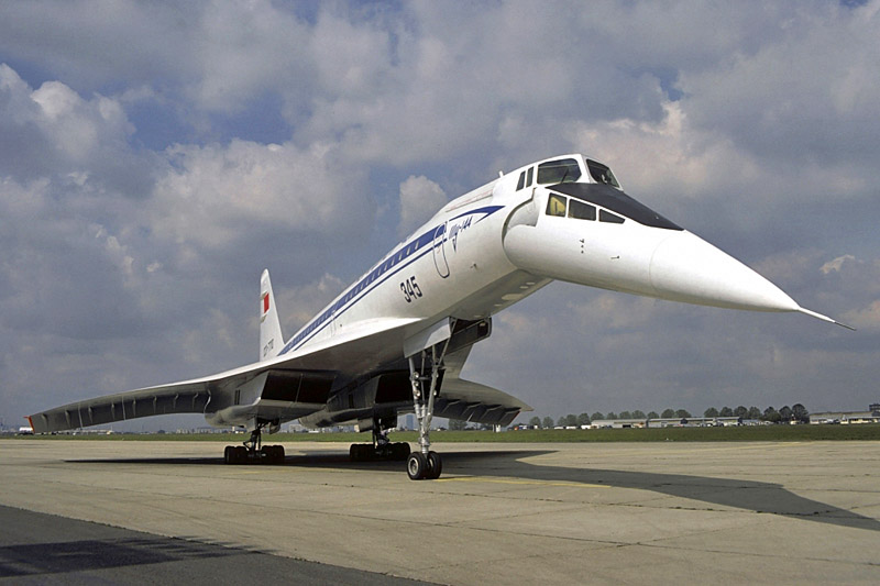 Самый продолжительный беспосадочный регулярный рейс Ту-144 - Москва-Хабаровск протяжённостью 6250 км
