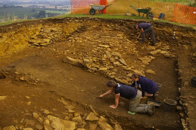 В резне, которая произошла около 2000 лет назад, погибли несколько сотен человек.