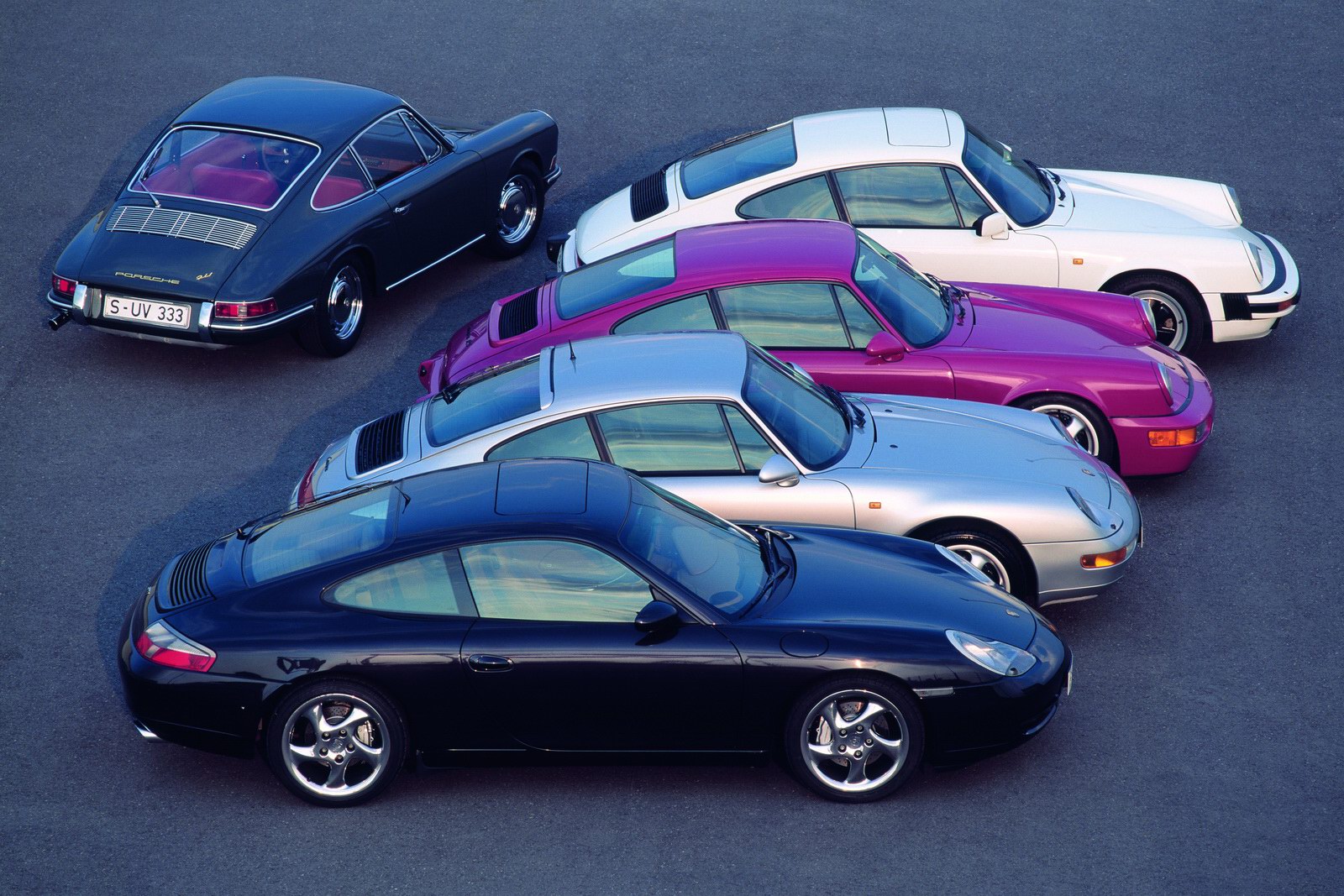 Семейство Porsche 911 разных поколений