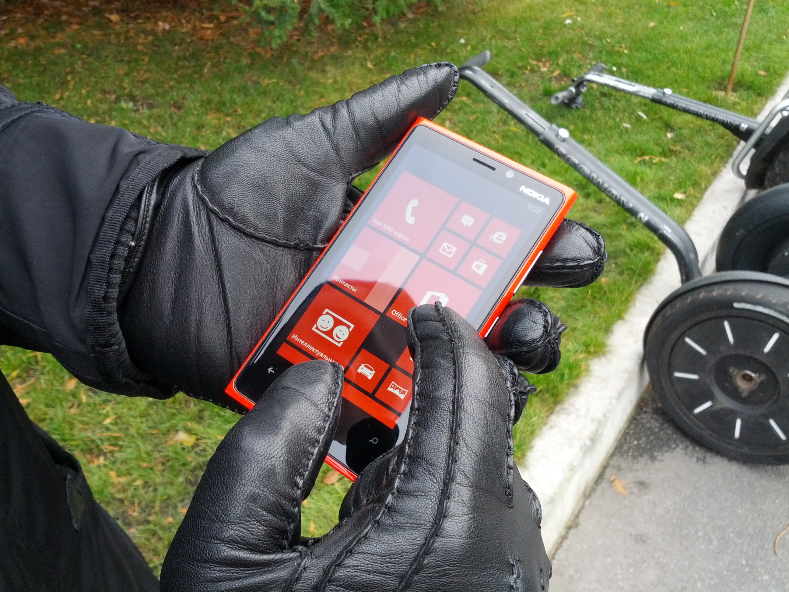 Экран Nokia Lumia 920 отзывается на прикосновения даже в перчатках