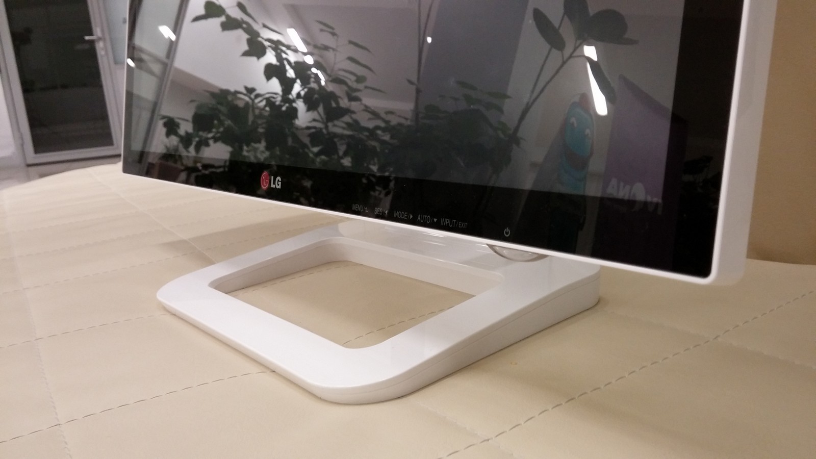 LG Touch10 Monitor