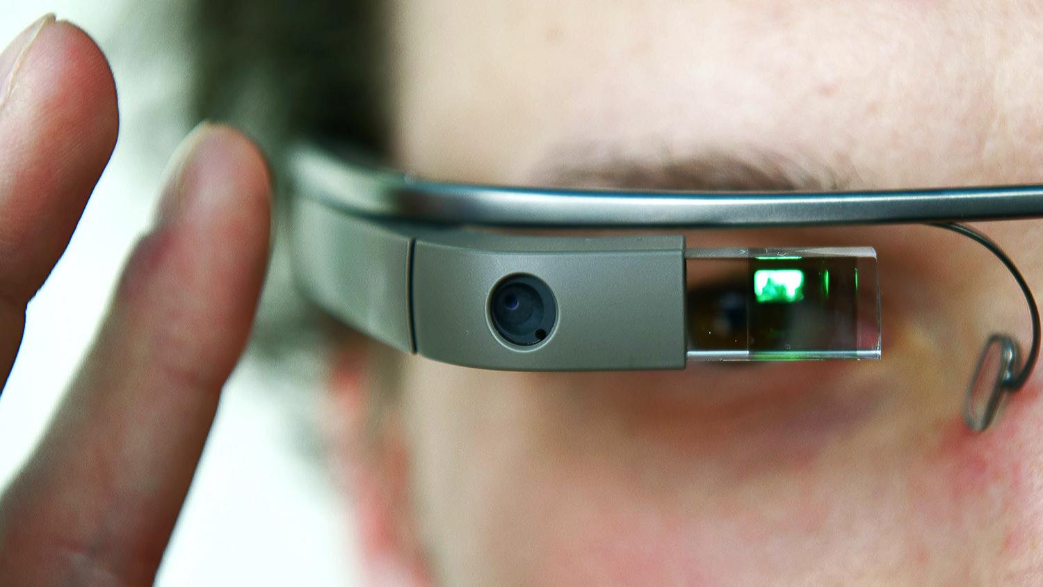 Google Glass потеряли пару функций