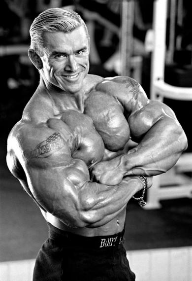 Ли Прист — профессиональный автогонщик и бодибилдер, входит в состав IFBB