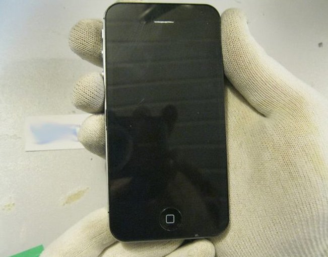 С виду настоящий iPhone 4S