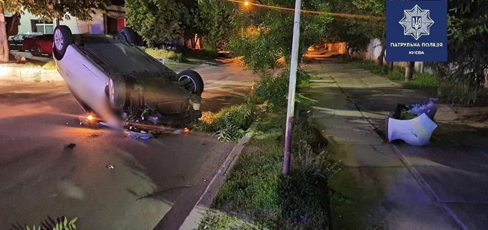 В ДТП Киева участились случаи опрокидывания машин: Сводка за 20 мая