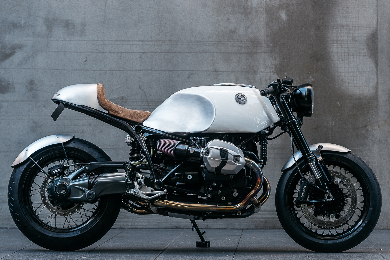 Прокатись на BMW R nine T Heinrich Maneuver — и настрой улучшится