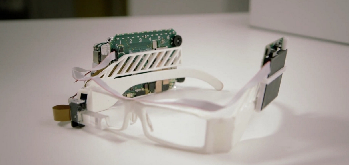Первый прототип Google Glass