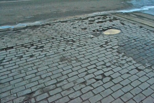 Как переложить тротуарную плитку Как переложить тротуарную плитку