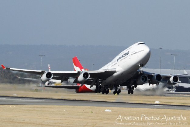 Boeing 747 с пятью двигателями