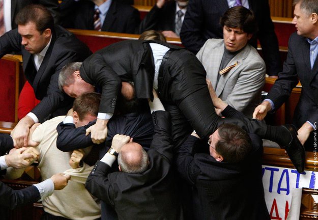 Украинский парламент — не место для дискуссий.