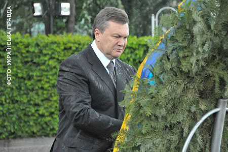 Венок напал на Януковича