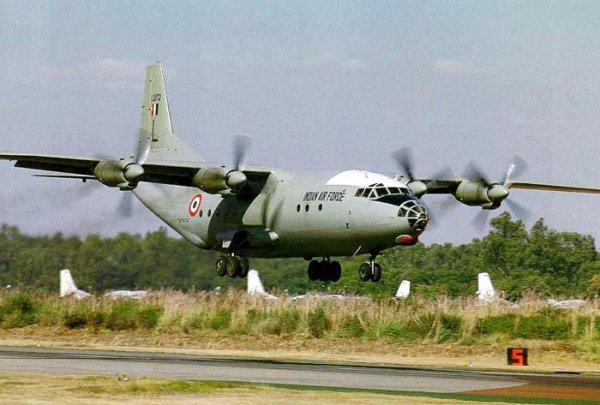 19:53. Новости России. Грузовой АН-12, который...