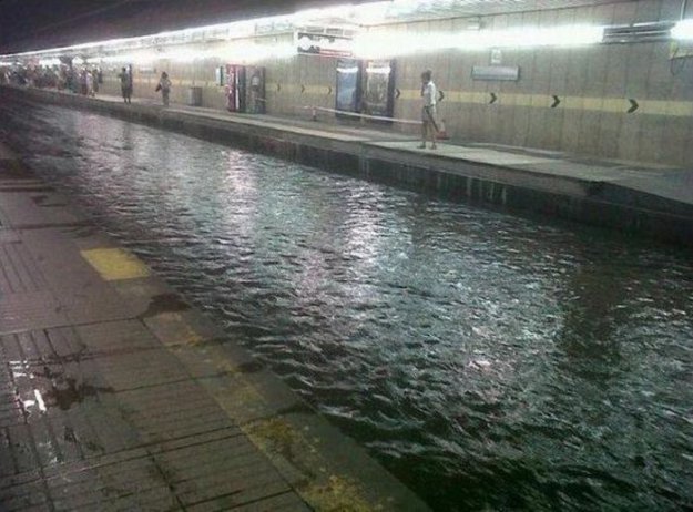 Затопленное метро в Барселоне