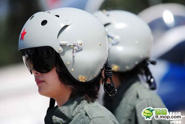 Жизнь китайских девушек пилотов ...