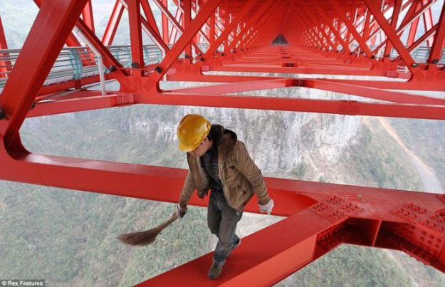 Самый длинный подвесной мост в мире