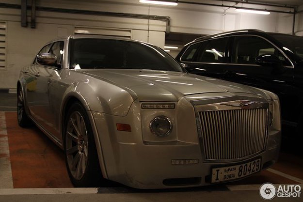   ? Chrysler 300C SRT 8   Rolls-Royce...