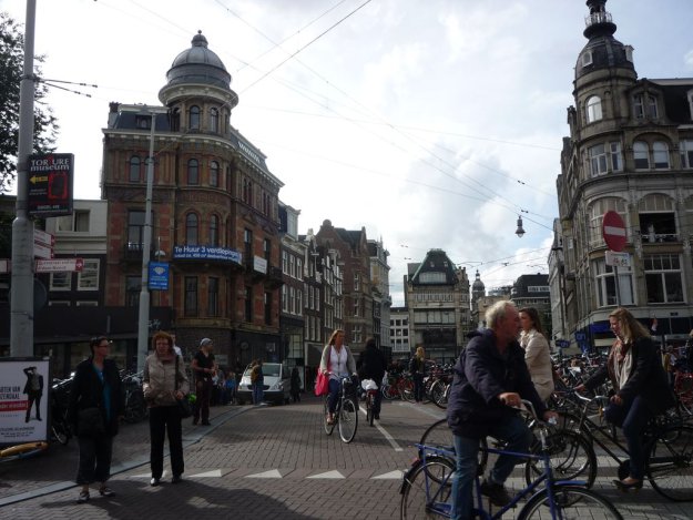 На работу велосипедом. Про город велосипедов - Амстердам