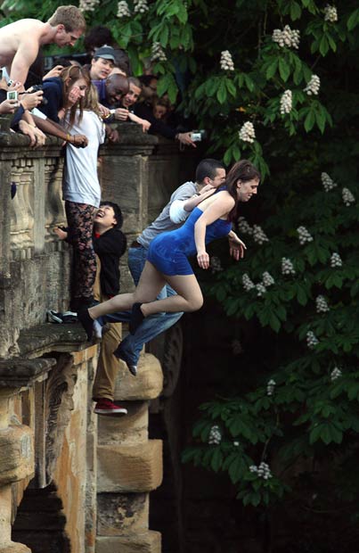 Оксфордская традиция: первомайские прыжки с моста Магдалены
