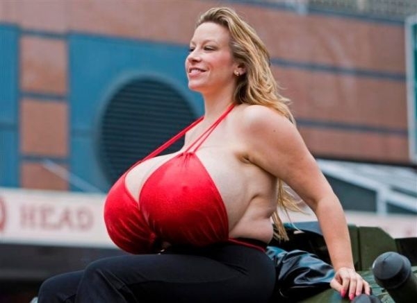 Норма Стиц: фото, история, как самая большая грудь в мире помогла женщине заработать состояние