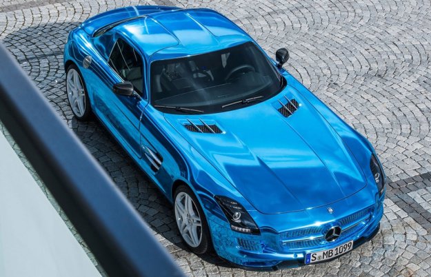 ����� ������ � ���� ���������� MERCEDES SLS AMG