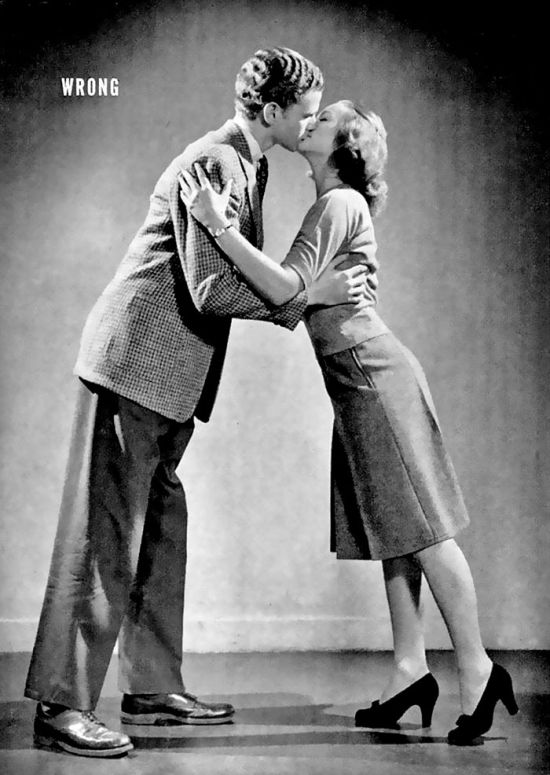 Пособие по правильным поцелуям образца 1942 года