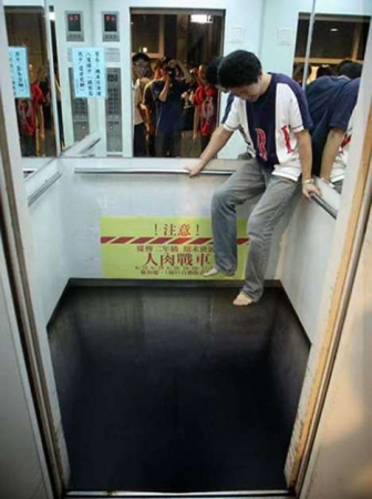 3 самых жутких лифта
