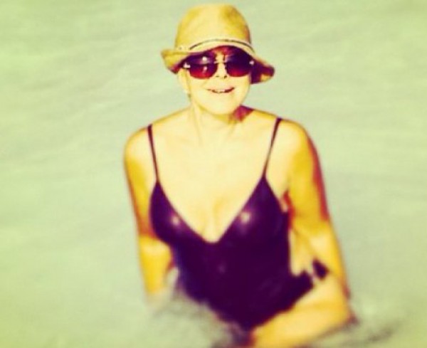 60-летняя Любовь Успенская выложила в Сеть фото в купальнике