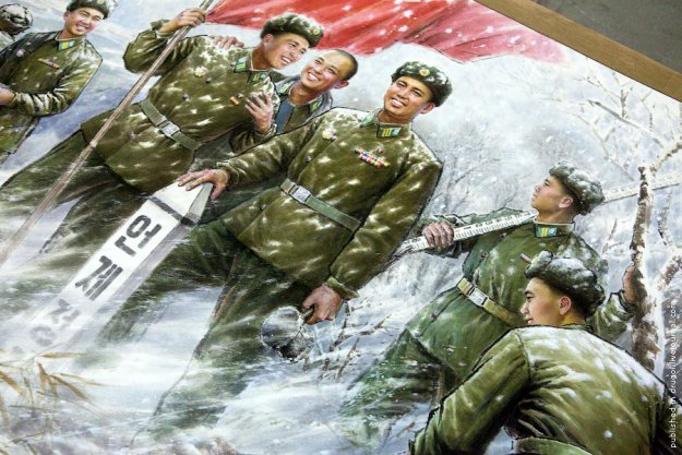«И подо льдом течет вода»: выставка искусства КНДР