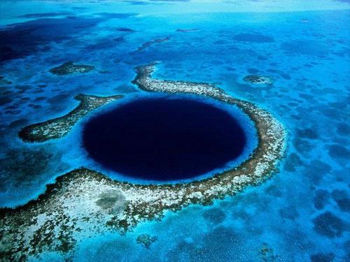 Голубая Дыра (Blue Hole ) в Дахабе - один из самый загадочных и красивых рифов Красного моря, считается одним из лучших мест погружения мирового класса и одним из самых опасных…