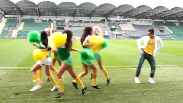 Футбольный клуб танцует Gangnam style (ВИДЕО)