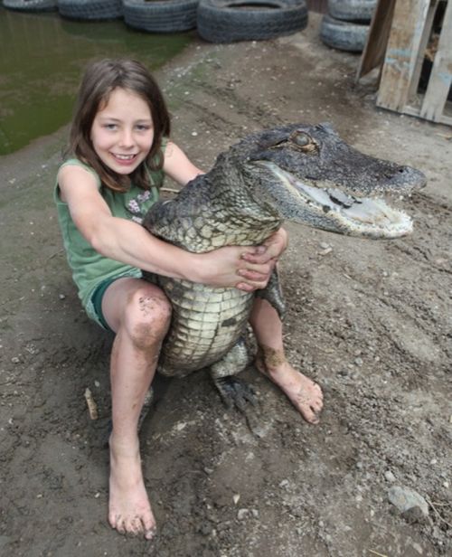 9-летняя девочка на ты с крокодилами