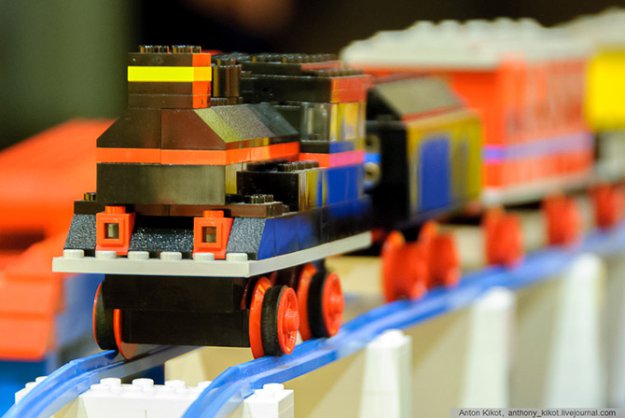 ����� LEGO � ������� �������� � �����������