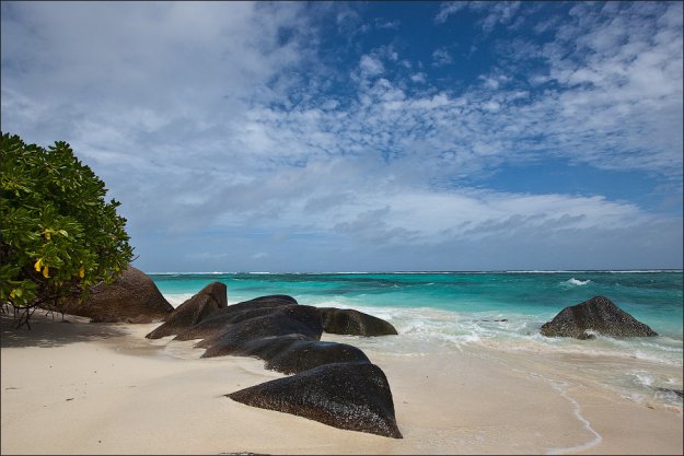 Остров La Digue – третий по величине остров архипелага Сейшельских островов