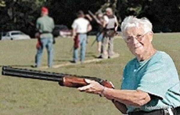 Оружие бабкам не игрушка!