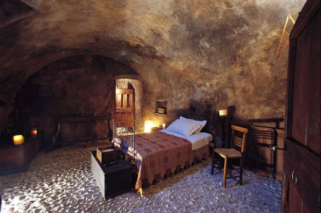 Средневековый отель в итальянских горах