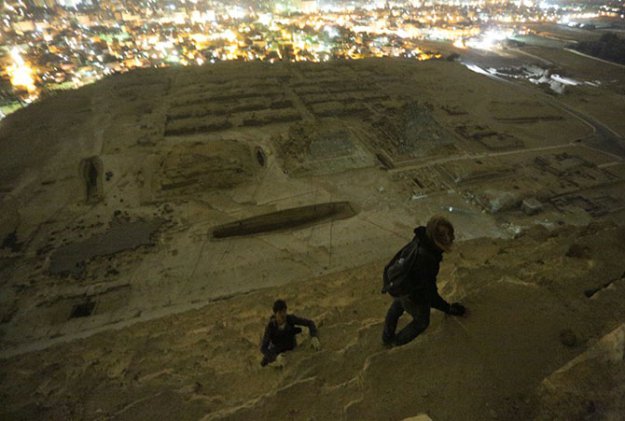 На вершине египетской пирамиды